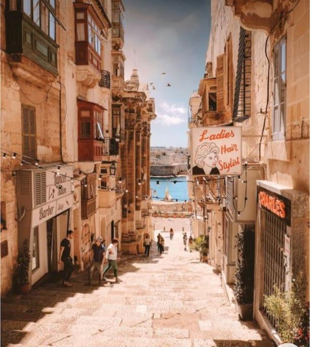 City Penthouse With Roof Terrace And Sea Views Valletta Exterior foto
