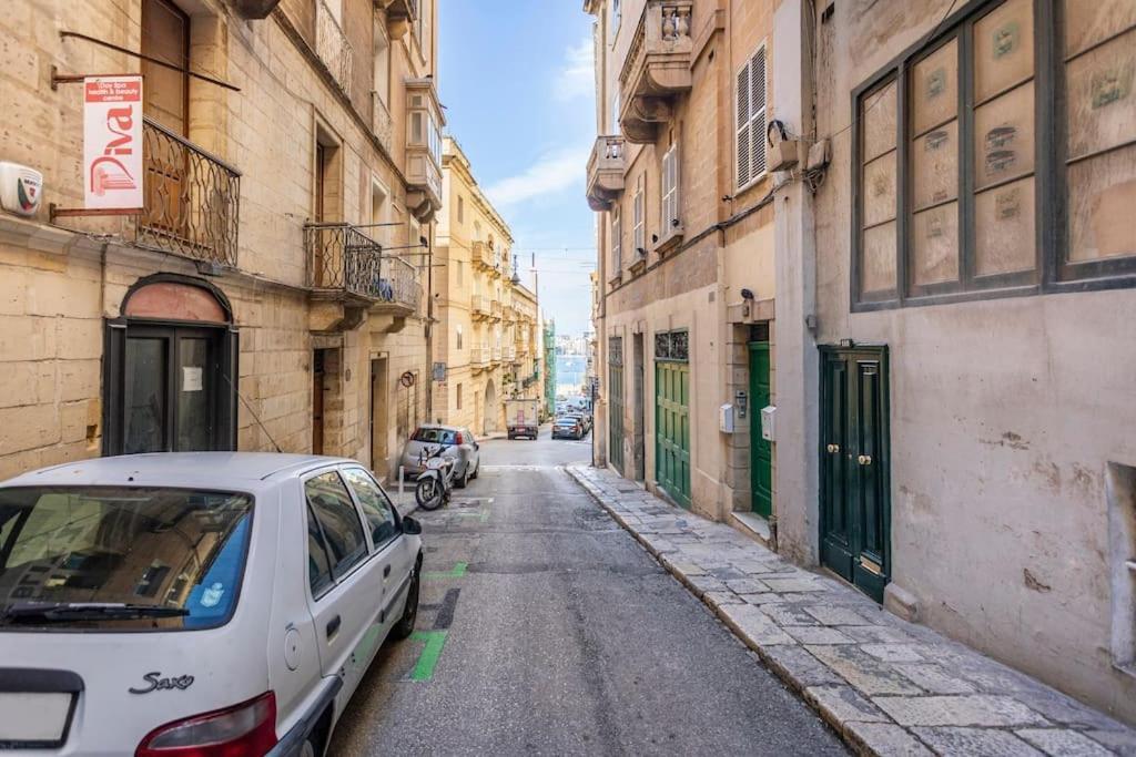City Penthouse With Roof Terrace And Sea Views Valletta Exterior foto
